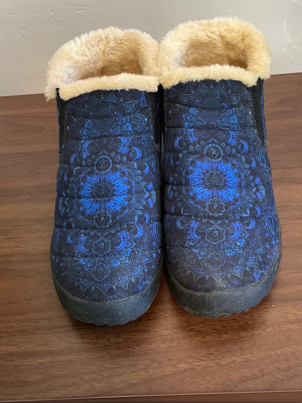 Quilted Blue Patterned Women's Slip-On Slippers with Cream Faux-Fur Lining